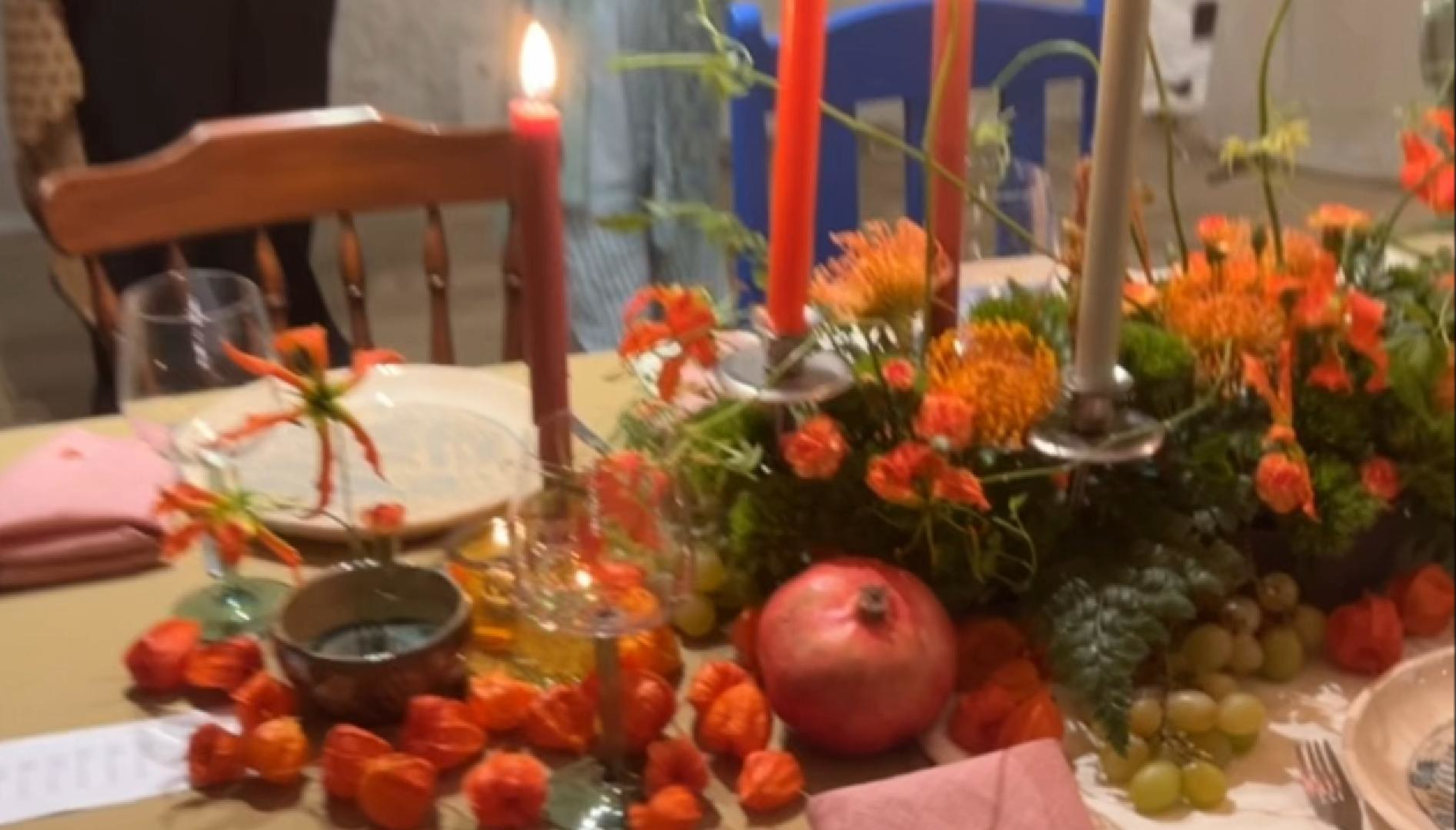 Video fra "Dinner with Family" utstillingen del 1