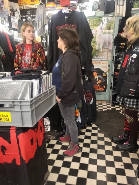 Bandskolen Black på utflukt til Neseblod Records