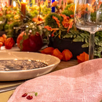 Foto av verket "At the table"