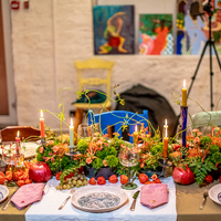 Foto av verket "At the table"